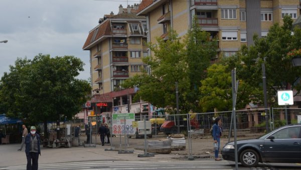ОКУПЉАЊЕ ДО ПЕТ ЛИЦА,У КАФИЋИМА ПО ДВОЈЕ ЗА СТОЛОМ: Ево шта се сме, а шта не у општини где је поново уведена ванредна ситуација ОКУПЉАЊЕ ДО ПЕТ ЛИЦА,У КАФИЋИМА ПО ДВОЈЕ ЗА СТОЛОМ: Ево шта се сме, а шта не у општини где је поново уведена ванредна ситуација