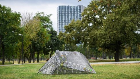 U PARKU SKULPTURA MSU: Pravda za našu planetu U PARKU SKULPTURA MSU: Pravda za našu planetu