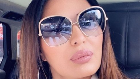 CECA OTPUTOVALA NA KIPAR? Pevačica objavila snimak sa plaže, a svi se pitaju samo jedno (VIDEO) CECA OTPUTOVALA NA KIPAR? Pevačica objavila snimak sa plaže, a svi se pitaju samo jedno (VIDEO)
