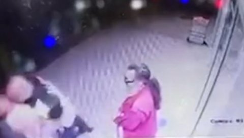 ОГЛАСИЛО СЕ ТУЖИЛАШТВО ПОВОДОМ БРУТАЛНОГ НАПАДА НА НОВОМ БЕОГРАДУ: Ево шта се десило испред трговинског ланца ОГЛАСИЛО СЕ ТУЖИЛАШТВО ПОВОДОМ БРУТАЛНОГ НАПАДА НА НОВОМ БЕОГРАДУ: Ево шта се десило испред трговинског ланца