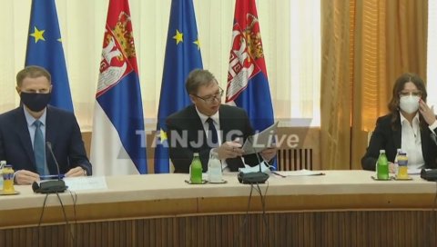 ВУЧИЋ СА ПРЕДСТАВНИЦИМА НАЦИОНАЛНОГ КОНВЕНТА О ЕУ: Замрзнути конфликти су опасни, морамо да сачувамо мир по сваку цену (ВИДЕО) ВУЧИЋ СА ПРЕДСТАВНИЦИМА НАЦИОНАЛНОГ КОНВЕНТА О ЕУ: Замрзнути конфликти су опасни, морамо да сачувамо мир по сваку цену (ВИДЕО)