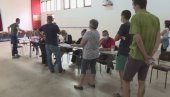 ГИК ПОНИШТИО ГЛАСАЊЕ У ШИПУРСКИМ ЛИВАДАМА: Ново одуговлачење љути Шапчане ГИК ПОНИШТИО ГЛАСАЊЕ У ШИПУРСКИМ ЛИВАДАМА: Ново одуговлачење љути Шапчане