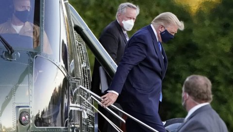 КОНТРОВЕРЗЕ ОКО ТРАМПОВОГ ЗДРАВСТВЕНОГ СТАЊА: Шеф особља изнео забрињавајуће податке, председник САД се разбеснео (ФОТО/ВИДЕО) КОНТРОВЕРЗЕ ОКО ТРАМПОВОГ ЗДРАВСТВЕНОГ СТАЊА: Шеф особља изнео забрињавајуће податке, председник САД се разбеснео (ФОТО/ВИДЕО)