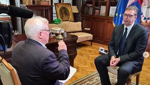 ИЗУЗЕВ ПОНИЖЕЊА, НИКО СА ЗАПАДА НИЈЕ НИШТА ПОНУДИО ЗА КОСОВО: Интервју председника Вучића за Клајне цајтунг ИЗУЗЕВ ПОНИЖЕЊА, НИКО СА ЗАПАДА НИЈЕ НИШТА ПОНУДИО ЗА КОСОВО: Интервју председника Вучића за Клајне цајтунг