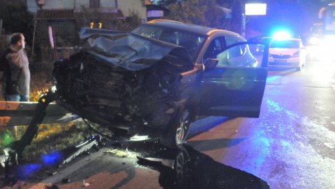 КОЛА ДЕЛОМ СМРСКАНА,ЈЕДАН ОД ЏИПОВА НА БАНКИНИ, ПОВРЕЂЕНО ТРОЈЕ ЉУДИ: Детаљи удеса у краљевачком насељу Чибуковац (ФОТО+ВИДЕО) КОЛА ДЕЛОМ СМРСКАНА,ЈЕДАН ОД ЏИПОВА НА БАНКИНИ, ПОВРЕЂЕНО ТРОЈЕ ЉУДИ: Детаљи удеса у краљевачком насељу Чибуковац (ФОТО+ВИДЕО)