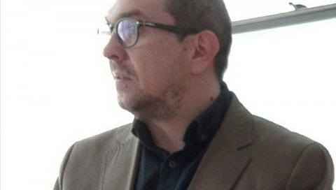 НАГРАДА БАЈО ЏАКОВИЋ ПЕСНИКУ БРАНИСЛАВУ ЗУБОВИЋУ: Завршен фестивал Српско перо НАГРАДА БАЈО ЏАКОВИЋ ПЕСНИКУ БРАНИСЛАВУ ЗУБОВИЋУ: Завршен фестивал Српско перо