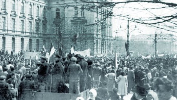 ПУЧ ЈЕ ПЛАЋЕН ПОЛА МИЛИОНА ФУНТИ: Позадина свргавања кнеза Павла и државног удара 27. марта 1941. године ПУЧ ЈЕ ПЛАЋЕН ПОЛА МИЛИОНА ФУНТИ: Позадина свргавања кнеза Павла и државног удара 27. марта 1941. године
