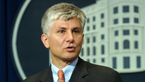 OVAKO JE IZGLEDALA VEČERA KOD HOLBRUKA: Detalji posete srpske opozicije Vašingtonu 1999. godine OVAKO JE IZGLEDALA VEČERA KOD HOLBRUKA: Detalji posete srpske opozicije Vašingtonu 1999. godine