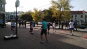 „ТРОЈКА ИЗ ЧАРШИЈУ“: Хуманитарна акција у центру Власотинца, играли за малу Лану „ТРОЈКА ИЗ ЧАРШИЈУ“: Хуманитарна акција у центру Власотинца, играли за малу Лану