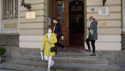 УДРУЖЕЊЕ “ПЕШЧАНИК” ИЗ КРУШЕВЦА: Жене воде 5 од 6 локалних самоуправа, али их нема довољно на важним позицијама УДРУЖЕЊЕ “ПЕШЧАНИК” ИЗ КРУШЕВЦА: Жене воде 5 од 6 локалних самоуправа, али их нема довољно на важним позицијама