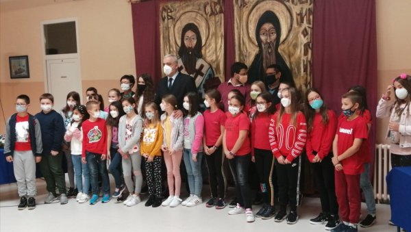 ПОЧЕЛИ ПРАЗНИЦИ НАЈМАЛАЂИХ: У Суботици свечано отворена Дечја недеља ПОЧЕЛИ ПРАЗНИЦИ НАЈМАЛАЂИХ: У Суботици свечано отворена Дечја недеља