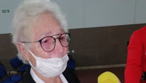 ОДЛИКОВАЊЕ ЗА МАЈКУ ДЕСУ: Српска не заборавља хероје, девет породица погинулих бораца добили медаље (ФОТО) ОДЛИКОВАЊЕ ЗА МАЈКУ ДЕСУ: Српска не заборавља хероје, девет породица погинулих бораца добили медаље (ФОТО)