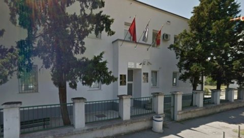 ДО ИМОВИНЕ УЗ ПОМОЋ ПОЛИЦИЈЕ: Ник Ђељошај незадовољан некоректним односом власти у Подгорици према Општини Тузи ДО ИМОВИНЕ УЗ ПОМОЋ ПОЛИЦИЈЕ: Ник Ђељошај незадовољан некоректним односом власти у Подгорици према Општини Тузи