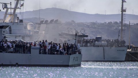 ТРАГЕДИЈА КОД ТУНИСА: Утопило се најмање 57 миграната ТРАГЕДИЈА КОД ТУНИСА: Утопило се најмање 57 миграната