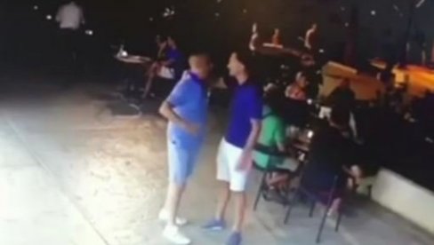 УДАРАО САМ ЗБОГ ДУГА ОД 120.000 ЕВРА: Саслушан насилник који је у Будви тукао бившег власника Кнез петрола (ВИДЕО) УДАРАО САМ ЗБОГ ДУГА ОД 120.000 ЕВРА: Саслушан насилник који је у Будви тукао бившег власника Кнез петрола (ВИДЕО)
