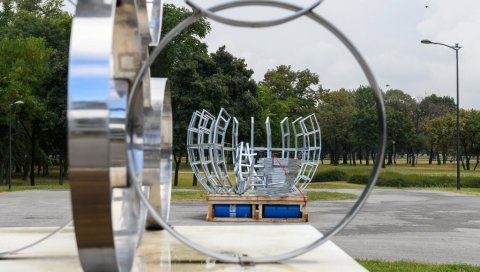 ПРВА ФАЗА ЕФЕКТА ПРЕГЛЕДА: Јавно вођење кроз Парк скулптуре ПРВА ФАЗА ЕФЕКТА ПРЕГЛЕДА: Јавно вођење кроз Парк скулптуре