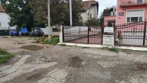 ЕКСПЛОЗИЈА У ЗРЕЊАНИНУ: Бомба испред адвокатске канцеларије (ВИДЕО) ЕКСПЛОЗИЈА У ЗРЕЊАНИНУ: Бомба испред адвокатске канцеларије (ВИДЕО)