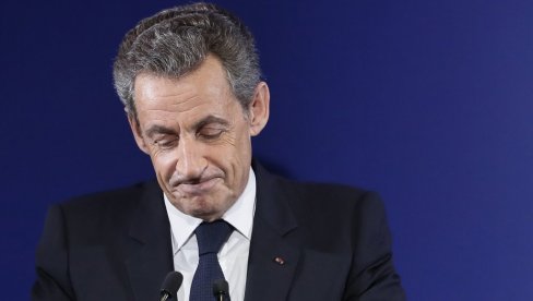 САРКОЗИЈУ ПРЕТИ ДЕБЕЛА РОБИЈА:  Узео милионе од Гадафија за финансирање своје кампање