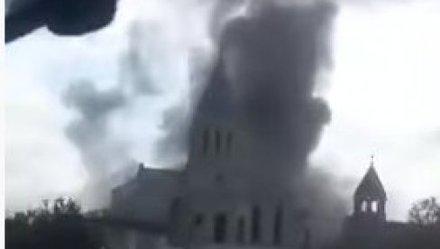 VELIKA TUGA: Pogledajte šta je pronađeno u pogođenoj crkvi u Nagorno-Karabahu! (FOTO/VIDEO) VELIKA TUGA: Pogledajte šta je pronađeno u pogođenoj crkvi u Nagorno-Karabahu! (FOTO/VIDEO)