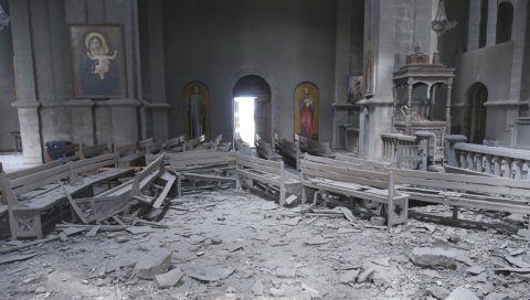 САМО ИКОНЕ СТОЈЕ МЕЂУ РУШЕВИНАМА: Погледајте фотографије јерменске светиње после азербејџанског напада (ФОТО) САМО ИКОНЕ СТОЈЕ МЕЂУ РУШЕВИНАМА: Погледајте фотографије јерменске светиње после азербејџанског напада (ФОТО)