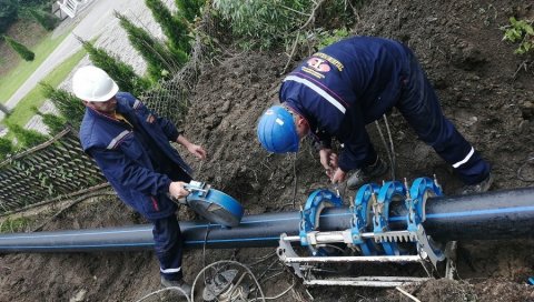 У ЈОШ ЈЕДНОМ СЕЛУ КОД КРУШЕВЦА: Здрава вода за више од 120 домаћинстава (ФОТО) У ЈОШ ЈЕДНОМ СЕЛУ КОД КРУШЕВЦА: Здрава вода за више од 120 домаћинстава (ФОТО)