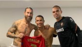 RAMOS I RONALDO OPET ZAJEDNO: Ponovo se sastali nekadašnji saigrači iz Reala RAMOS I RONALDO OPET ZAJEDNO: Ponovo se sastali nekadašnji saigrači iz Reala