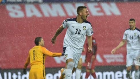 POEZIJA- SMS PUTA 2: Mitrović, Lazović, Tadić, pa Sergej – doktorska realizacija (VIDEO) POEZIJA- SMS PUTA 2: Mitrović, Lazović, Tadić, pa Sergej – doktorska realizacija (VIDEO)