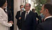 СИНИША МАЛИ БИО ДОБАР ДОМАЋИН: У Скадарлији и музика за кнеза Алберта СИНИША МАЛИ БИО ДОБАР ДОМАЋИН: У Скадарлији и музика за кнеза Алберта