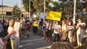 ОДГОВОРИО ИМ МИНИСТАР ПРОСВЕТЕ: Дан ОШ Иво Андрић у протестној шетњи, стиже инспекција ОДГОВОРИО ИМ МИНИСТАР ПРОСВЕТЕ: Дан ОШ Иво Андрић у протестној шетњи, стиже инспекција