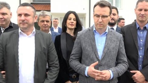 ИЗАБРАН НОВИ ШЕФ КАНЦЕЛАРИЈЕ ЗА КОСОВО И МЕТОХИЈУ: Петковић ће заменити Марка Ђурића ИЗАБРАН НОВИ ШЕФ КАНЦЕЛАРИЈЕ ЗА КОСОВО И МЕТОХИЈУ: Петковић ће заменити Марка Ђурића