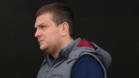ВАЗУРА ЗАДОВОЉАН РЕЗУЛТАТИМА: Најавио нове уговоре за фудбалере Партизана ВАЗУРА ЗАДОВОЉАН РЕЗУЛТАТИМА: Најавио нове уговоре за фудбалере Партизана