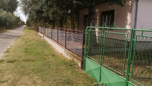 MOG DETETA VIŠE NEMA: Neutešna majka u suzama posle tragične smrti sina (12) koji se udavio trakom MOG DETETA VIŠE NEMA: Neutešna majka u suzama posle tragične smrti sina (12) koji se udavio trakom