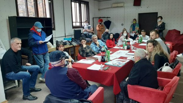 ПОЧЕЛЕ ПРВЕ ПРОБЕ ЧУВЕНОГ ТОЛСТОЈЕВОГ РОМАНА: Менсур режира „Карењину“ ПОЧЕЛЕ ПРВЕ ПРОБЕ ЧУВЕНОГ ТОЛСТОЈЕВОГ РОМАНА: Менсур режира „Карењину“