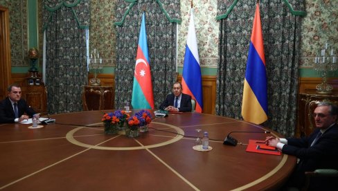 ПОСТИГНУТ СПОРАЗУМ У МОСКВИ: Тачно у подне ступа на снагу договор о прекиду ватре у Нагорно-Карабаху ПОСТИГНУТ СПОРАЗУМ У МОСКВИ: Тачно у подне ступа на снагу договор о прекиду ватре у Нагорно-Карабаху