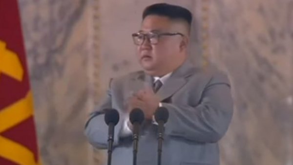 МОЋНА СЕВЕРНА КОРЕЈА: Кимови артиљерци увежбавали гађање кроз такмичење МОЋНА СЕВЕРНА КОРЕЈА: Кимови артиљерци увежбавали гађање кроз такмичење