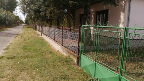 КОБНА ИГРА ДЕЧАКА ОД ДВАНАЕСТ ГОДИНА: Обдукцијски налаз би требало да утврди тачан узрок трагедије у Хајдукову КОБНА ИГРА ДЕЧАКА ОД ДВАНАЕСТ ГОДИНА: Обдукцијски налаз би требало да утврди тачан узрок трагедије у Хајдукову