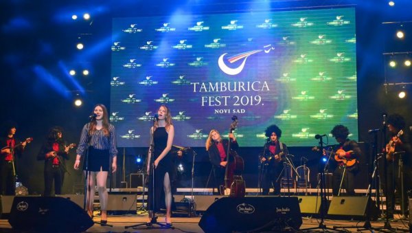 БАШТИНУ НЕГУЈУ САВРЕМЕНИМ ТЕХНОЛОГИЈАМА: Тамбурица фест 2020 биће одржан путем интернета БАШТИНУ НЕГУЈУ САВРЕМЕНИМ ТЕХНОЛОГИЈАМА: Тамбурица фест 2020 биће одржан путем интернета
