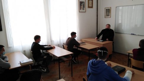 ОДЛУКА УПРАВЕ: Цетињска богословија обуставља рад ОДЛУКА УПРАВЕ: Цетињска богословија обуставља рад