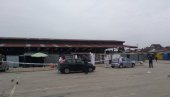 MAKAZAMA IZBOLA ZEMLJAKINJU: Obračun Kineskinja na subotičkom buvljaku MAKAZAMA IZBOLA ZEMLJAKINJU: Obračun Kineskinja na subotičkom buvljaku