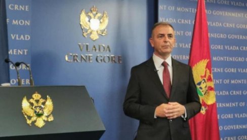 КОРОНА ЗАТВОРИЛА ШКОЛЕ: Број заражених расте, могуће ригорозније мере од следећег викенда у шест општина КОРОНА ЗАТВОРИЛА ШКОЛЕ: Број заражених расте, могуће ригорозније мере од следећег викенда у шест општина