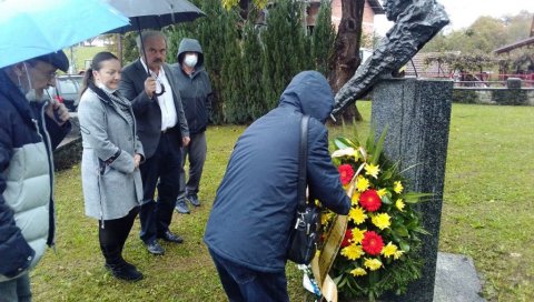СЕЋАЊЕ НА БРАНКА ЋОПИЋА: У селу Хашани манифестација у част великана писане речи СЕЋАЊЕ НА БРАНКА ЋОПИЋА: У селу Хашани манифестација у част великана писане речи