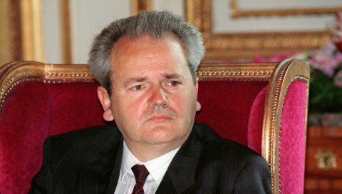 РУСКИ АВИОН БИО СПРЕМАН ДА ДОЂЕ ПО МИЛОШЕВИЋА: Одговор бившег председника на понуду је био недвосмислен РУСКИ АВИОН БИО СПРЕМАН ДА ДОЂЕ ПО МИЛОШЕВИЋА: Одговор бившег председника на понуду је био недвосмислен