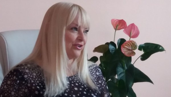 ЛИФТ (НЕ) КВАРИ ХРАНУ: Поводом полемике о хигијени у кухињи нишке предшколске установе Пчелица ЛИФТ (НЕ) КВАРИ ХРАНУ: Поводом полемике о хигијени у кухињи нишке предшколске установе Пчелица