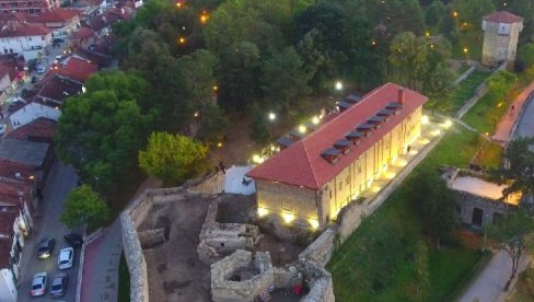 ЛЕПОТА И ЗА КЊИГЕ: У Новом Пазару реконструисана зграда библиотеке Доситеј Обрадовић ЛЕПОТА И ЗА КЊИГЕ: У Новом Пазару реконструисана зграда библиотеке Доситеј Обрадовић