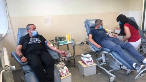 ПРВЕНАЦ ФАП МАШИНЕ: Акција добровољних давалаца крви у Никшићу ПРВЕНАЦ ФАП МАШИНЕ: Акција добровољних давалаца крви у Никшићу