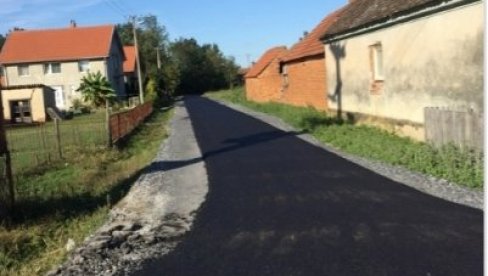 RADOVI U LIPOLISTU KOD ŠAPCA: Asfaltiraju uz pomoć Vlade Srbije RADOVI U LIPOLISTU KOD ŠAPCA: Asfaltiraju uz pomoć Vlade Srbije