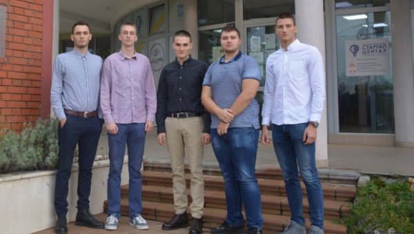 ОДБИЛИ ПОНУДЕ ИЗ ИНОСТРАНСТВА: Млади програмери из Крушевца одлучили да остану и у родном граду оснују успешну стартап фирму ОДБИЛИ ПОНУДЕ ИЗ ИНОСТРАНСТВА: Млади програмери из Крушевца одлучили да остану и у родном граду оснују успешну стартап фирму