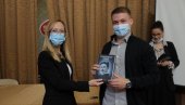 PRIJEM ĐAKA GENERACIJA U VRŠCU: Uz novčane nagrade i promocija na bilbordima PRIJEM ĐAKA GENERACIJA U VRŠCU: Uz novčane nagrade i promocija na bilbordima