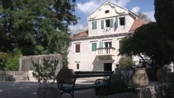 ЗА КОНЗЕРВАЦИЈУ 44.000 ДОЛАРА: Градски музеј у Херцег Новом добио средства за обнову иконографске збирке ЗА КОНЗЕРВАЦИЈУ 44.000 ДОЛАРА: Градски музеј у Херцег Новом добио средства за обнову иконографске збирке