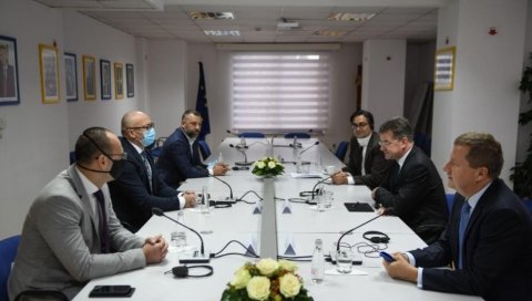 НАЈХИТНИЈЕ И БЕЗ ОДЛАГАЊА ФОРМИРАТИ ЗСО: Делегација Српске листе се састала са специјалним представником Мирославом Лајчаком НАЈХИТНИЈЕ И БЕЗ ОДЛАГАЊА ФОРМИРАТИ ЗСО: Делегација Српске листе се састала са специјалним представником Мирославом Лајчаком